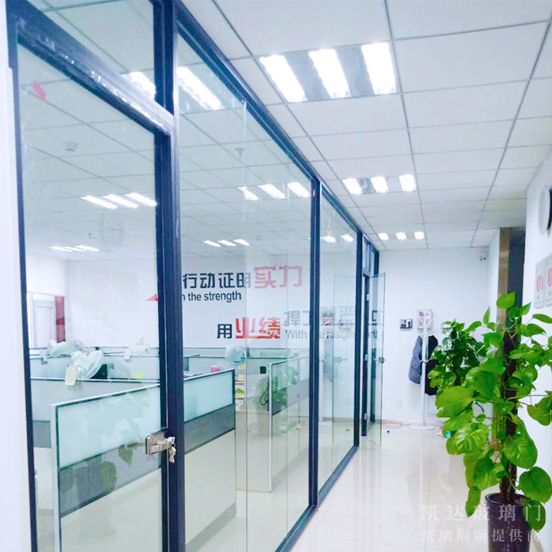 選擇濟(jì)南感應(yīng)門(mén)時(shí)應(yīng)注意什么事項(xiàng)？