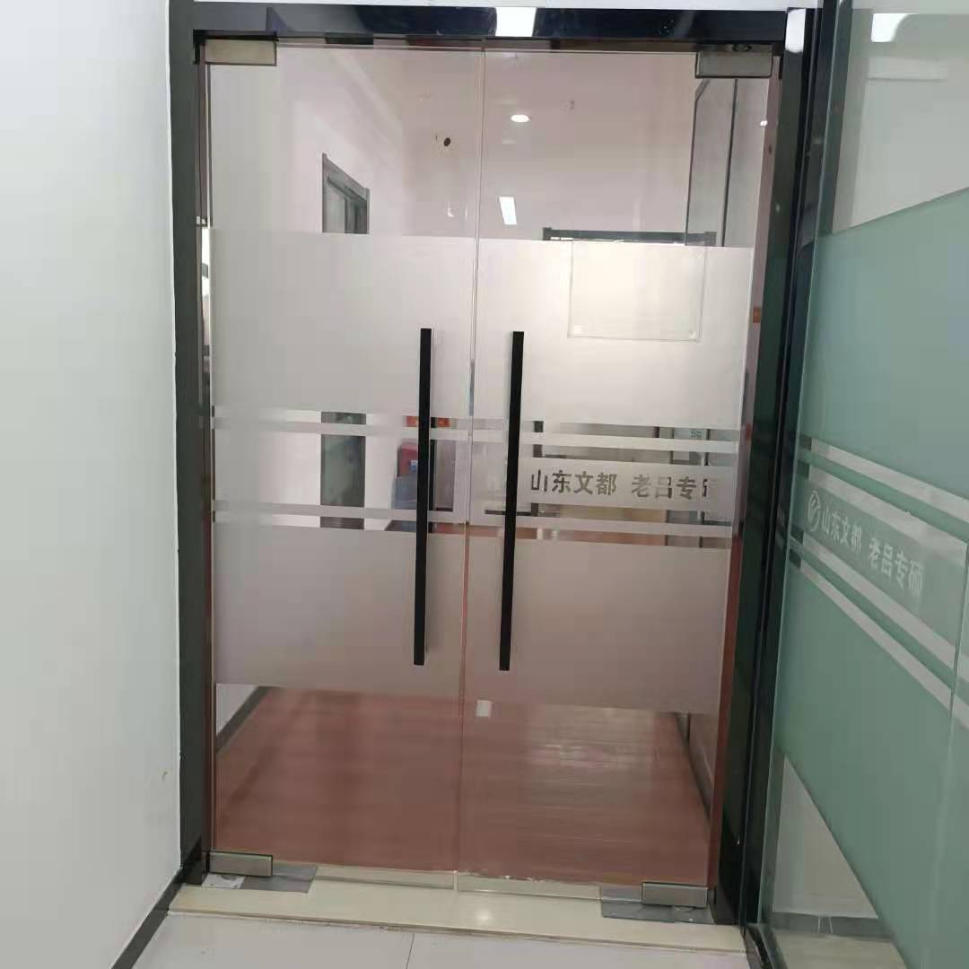 浴室玻璃門的種類有哪些？